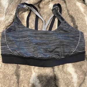 Lululemon size 6 sports bra